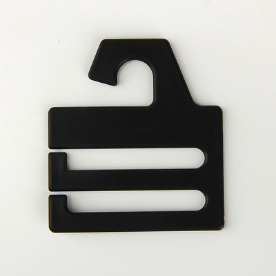 Móc treo cà vạt bằng nhựa PS 6.1 * 7.4CM màu đen tùy chỉnh có logo